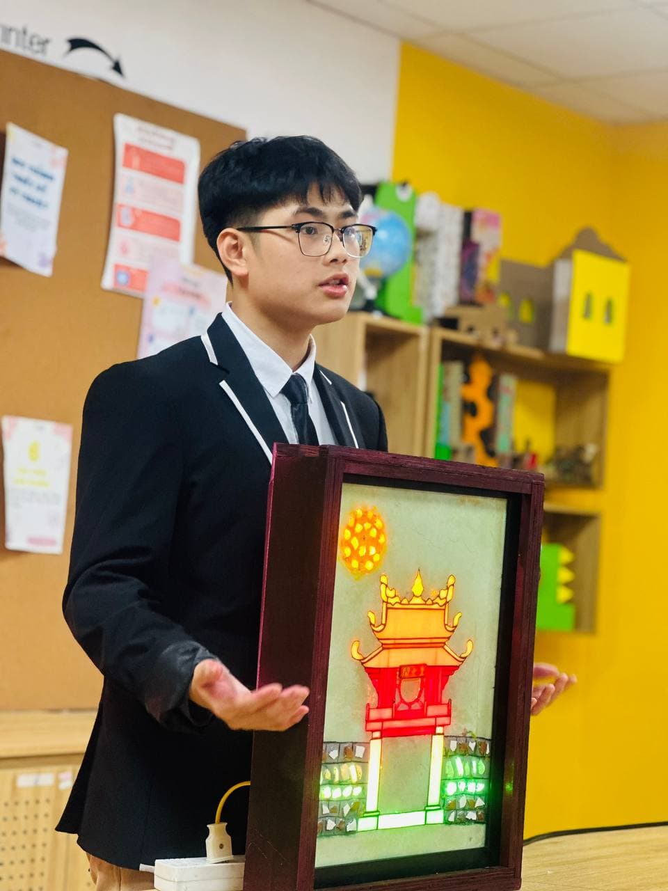 Presenting an illuminated STEM model